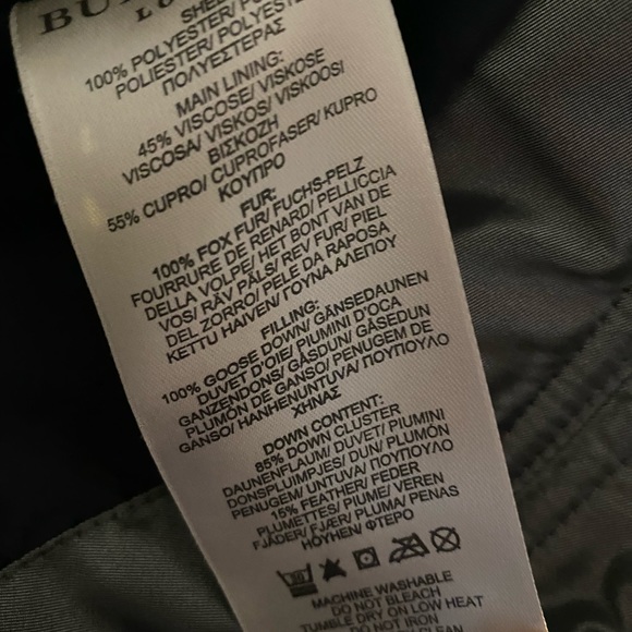 Burberry jacket! Size 4 uk or size 2 US. Beautiful fox fur hood. Stunning coat - Picture 10 of 12